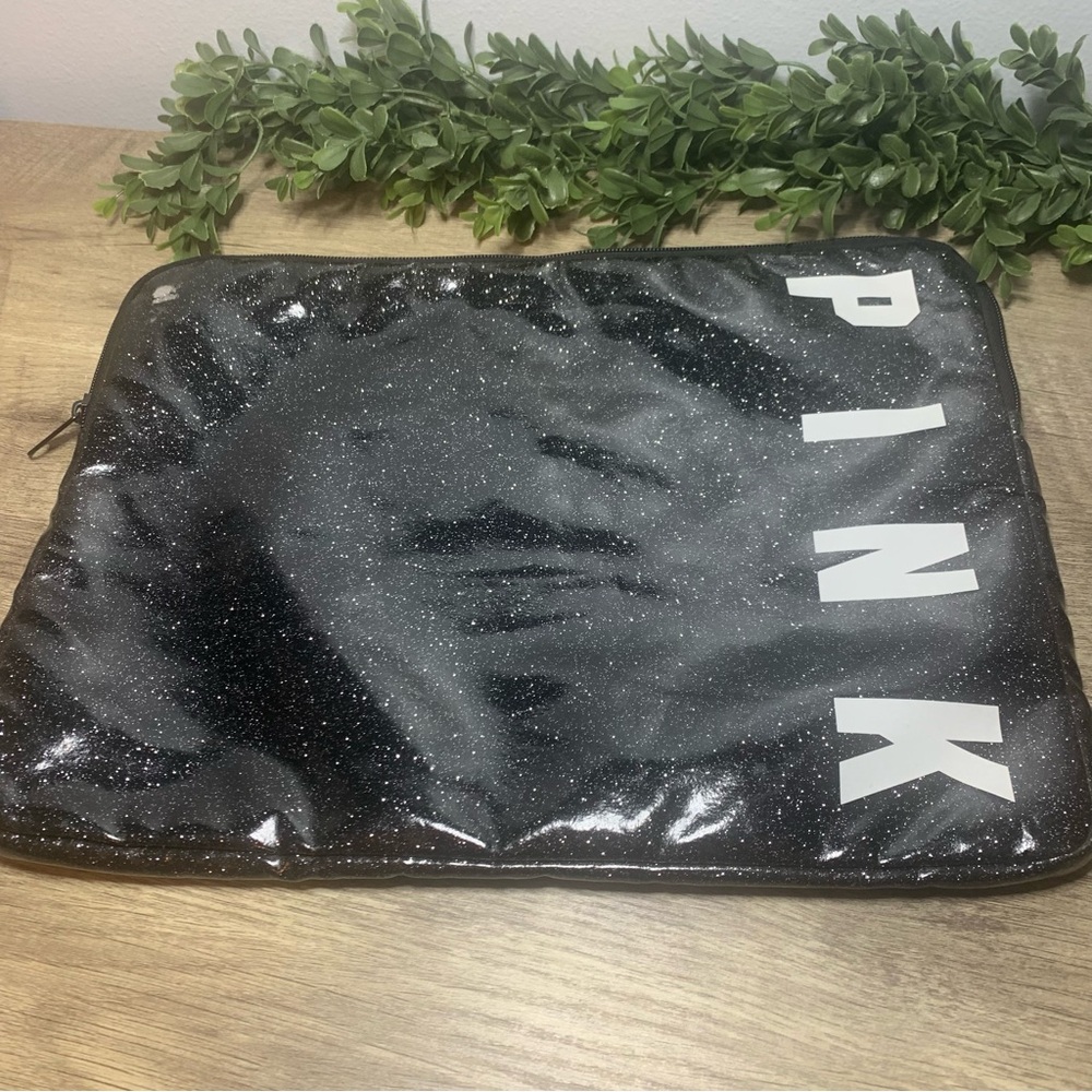 Victoria's Secret Laptop Case Logo
Shine Sparkle Apple